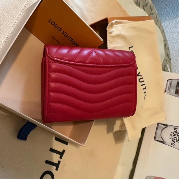 Louis Vuitton Wave Compact Wallet - Picture 3 of 10